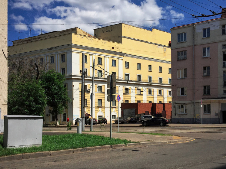 Из-за огромной очереди