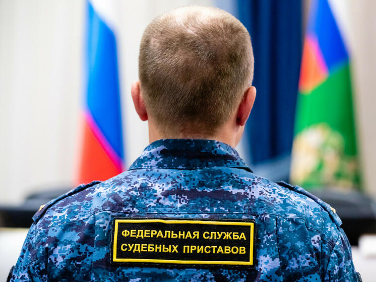 В Салехарде у злостного должника приставы арестовали автомобиль