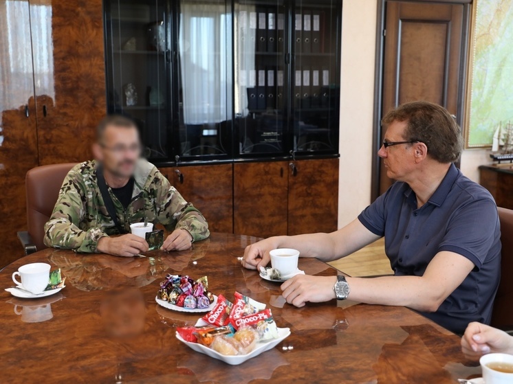 Глава Шурышкарского района встретился с трижды раненным бойцом СВО