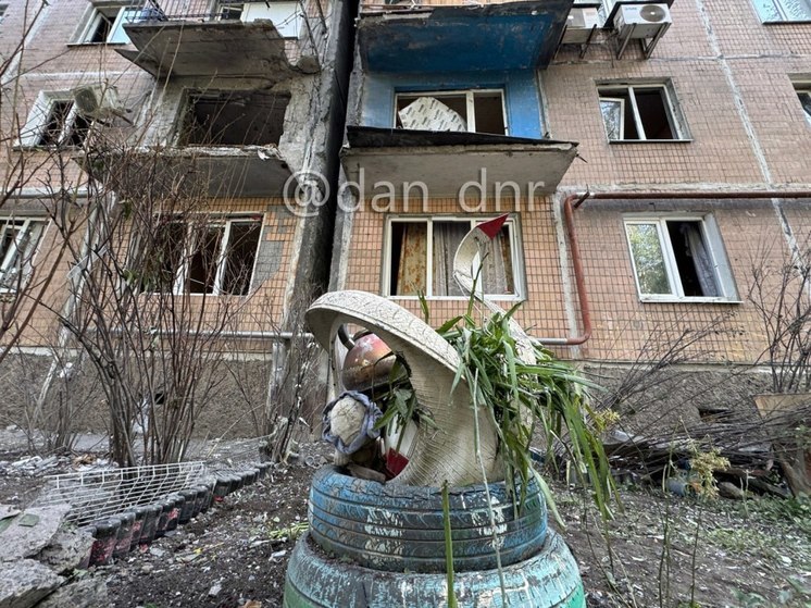 Два ребенка и две женщины пострадали в результате обстрела Петровского района Донецка