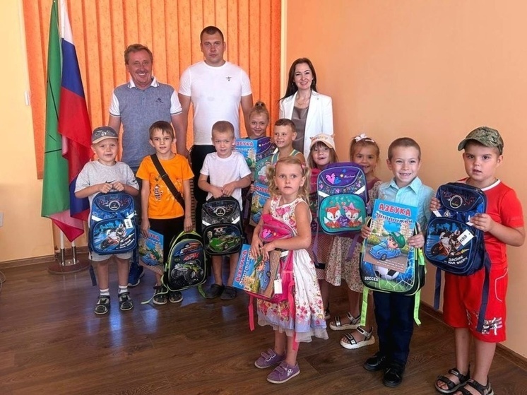 «Единая Россия» дала старт акции «Собери ребенка в школу»