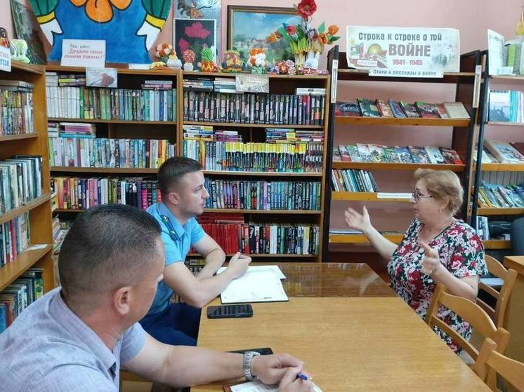 Доведенные до отчаяния разрухой жители поселка Крылово обратились в прокуратуру