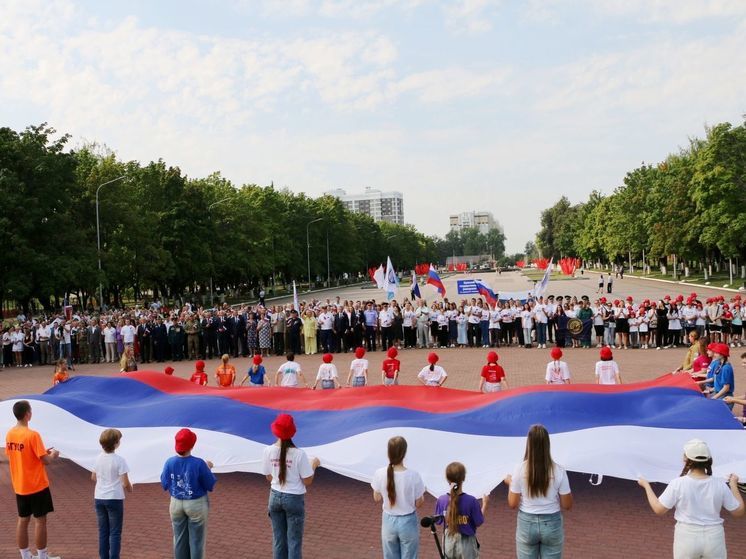 День флага отметили в Брянске