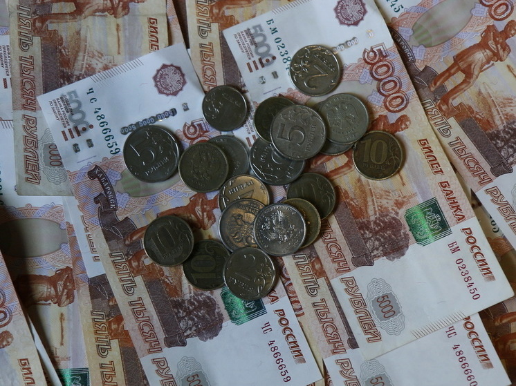 Два банка Киргизии ввели ограничения на переводы через российские банки