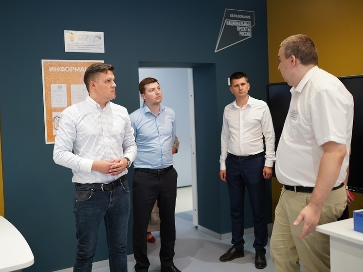 Министр промышленности Кубани Дмитрий Хмелько оценил работу «Кванториума» в Лабинске