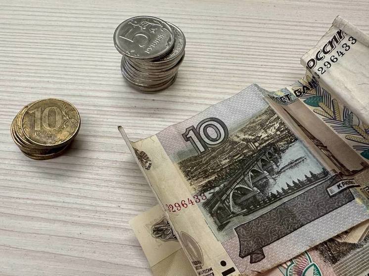 В Петербурге 54-летний мужчина подобрал ключи к замкам и обчистил три квартиры