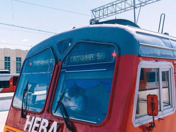 Для гостей фестиваля «Ночь света» в Гатчине введут дополнительные электрички