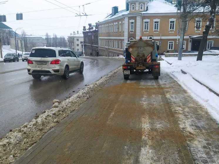 В Воронеже планируют не использовать зимой песко-соляную смесь