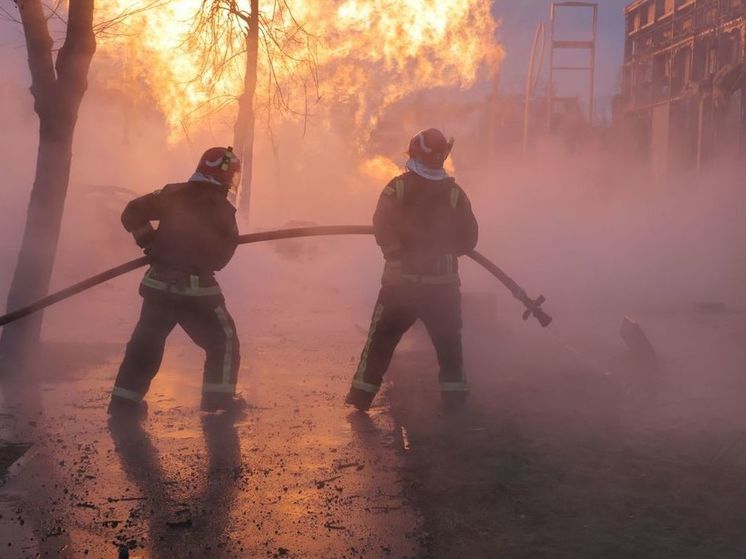 Неизвестные подожгли в Киеве минимум шесть машин военных