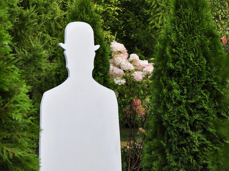 А заодно заглянуть в цветочное театральное закулисье