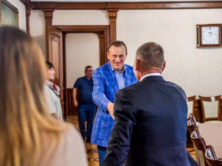Губернатор Дрозденко обсудил сотрудничество с петербургским молочным комбинатом