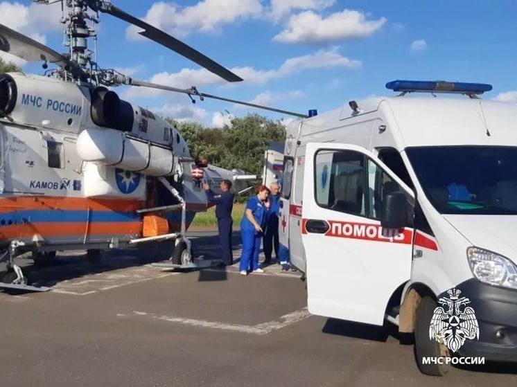 В Тверь на вертолете Ка-32 МЧС срочно доставили мужчину