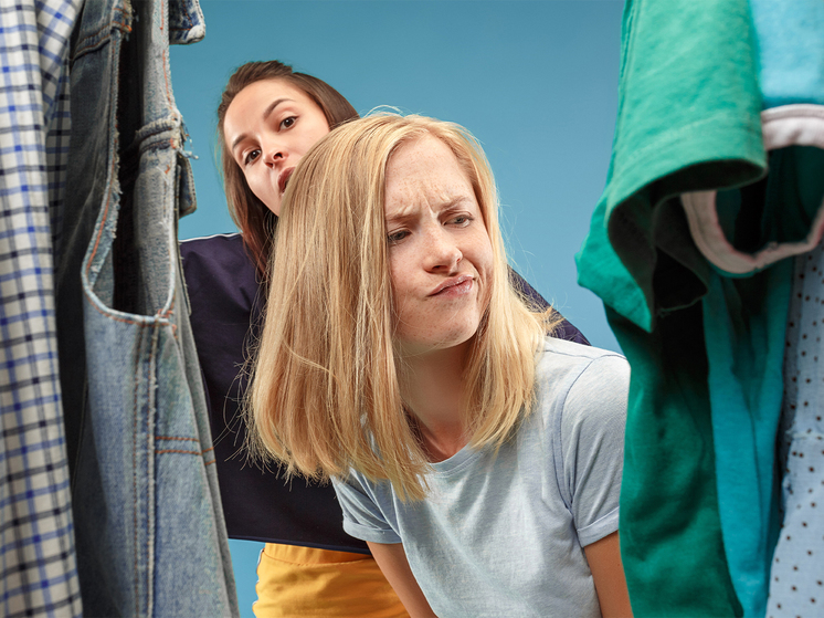 «Проснулась сегодня синяя после нового постельного белья»