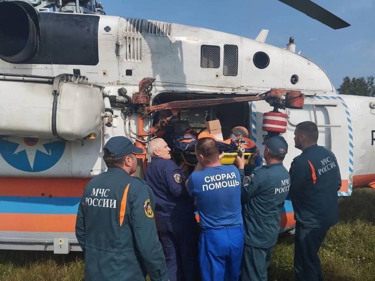 В Тверь на вертолете МЧС России доставили тяжелобольную девушку