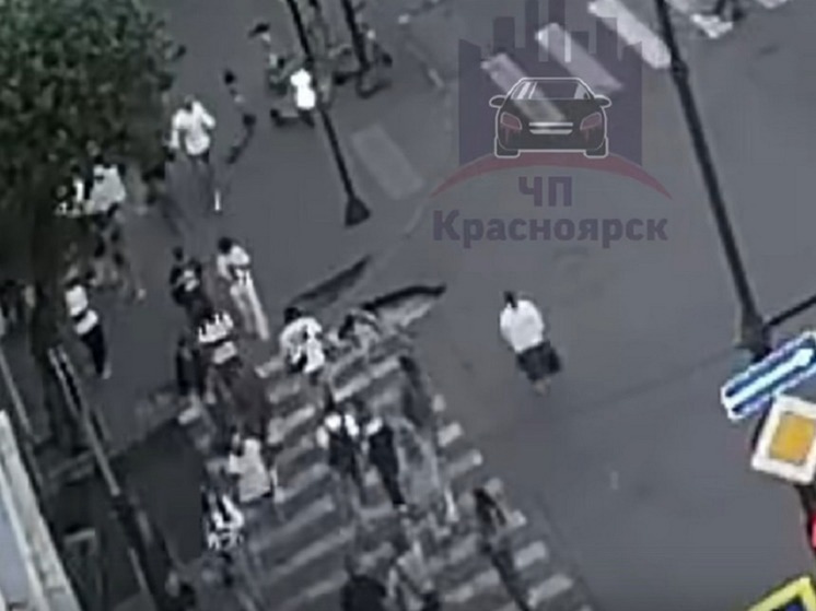 В Красноярске начали устранять провалы асфальта