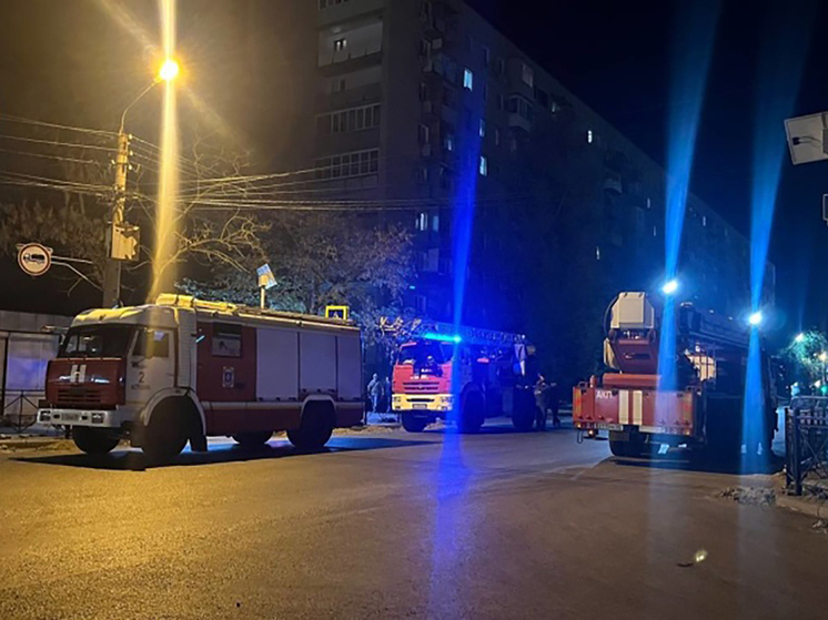 В Астрахани в многоэтажке произошел пожар
