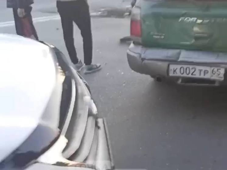 В Южно-Сахалинске произошло массовое ДТП