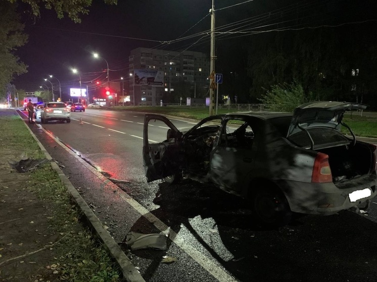 ДТП с последующим возгоранием автомобиля произошло в Вологде