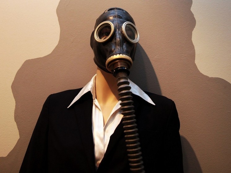 Киев распорядился выдать украинцам противогазы в случае применения ядерного оружия