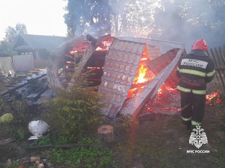 В Тверской области пожар уничтожил баню