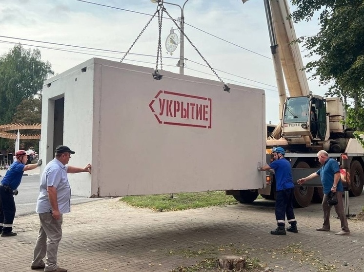 В Курске возле остановок появились 7 железобетонных укрытий