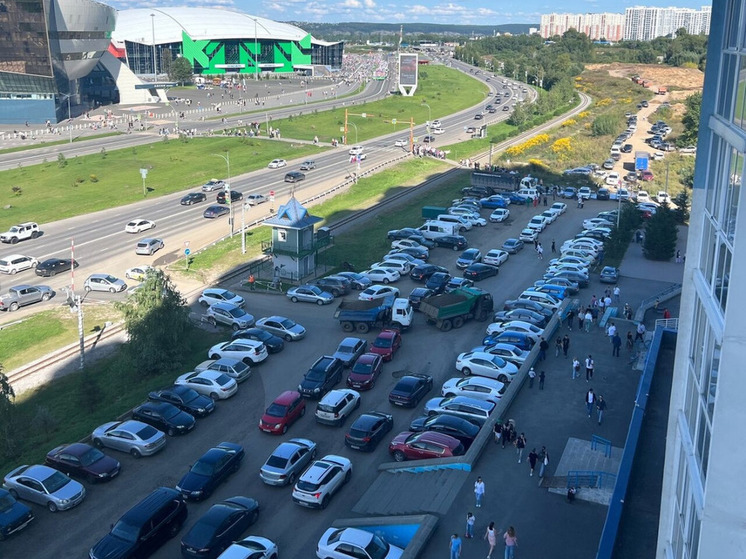 Один из кемеровских ЖК превращается в гигантскую парковку