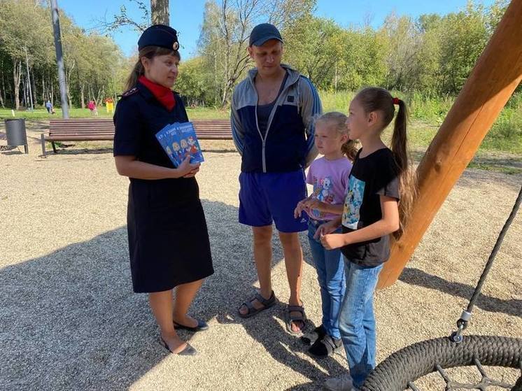 В Рязани сотрудники Госавтоинспекции провели акцию «К знаниям - без ДТП!»