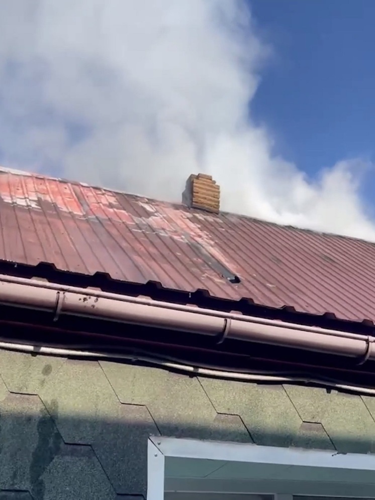 В Горловке из-за обстрелов ВСУ горел частный дом