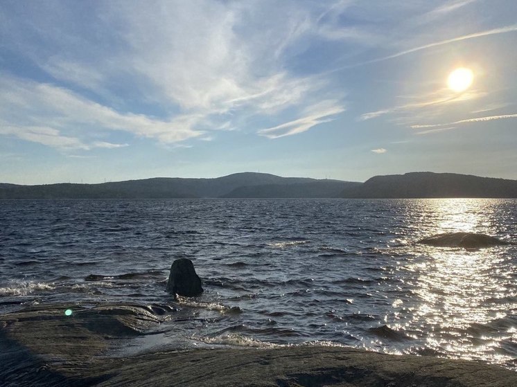 Спортсменки попробуют проплыть в ледяной воде от острова Кильдин до Териберки