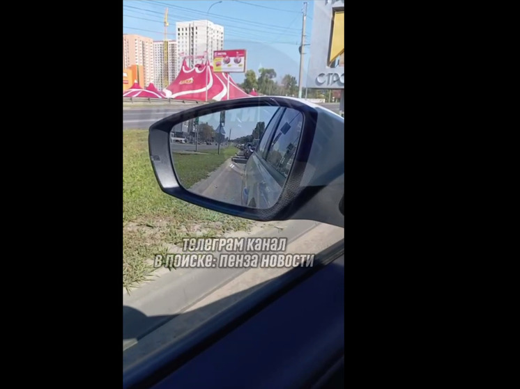 Пензезнцы застряли в огромной пробке на проспекте Строителей