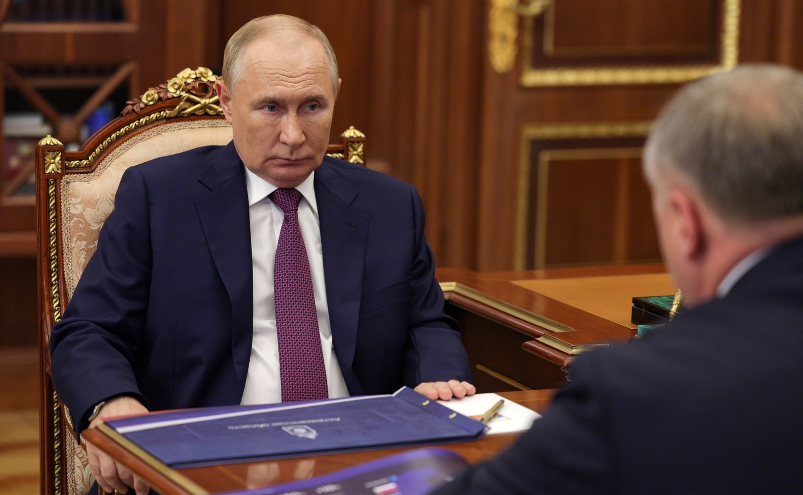 Взгляд президента: как Владимир Путин слушал доклад астраханского губернатора 