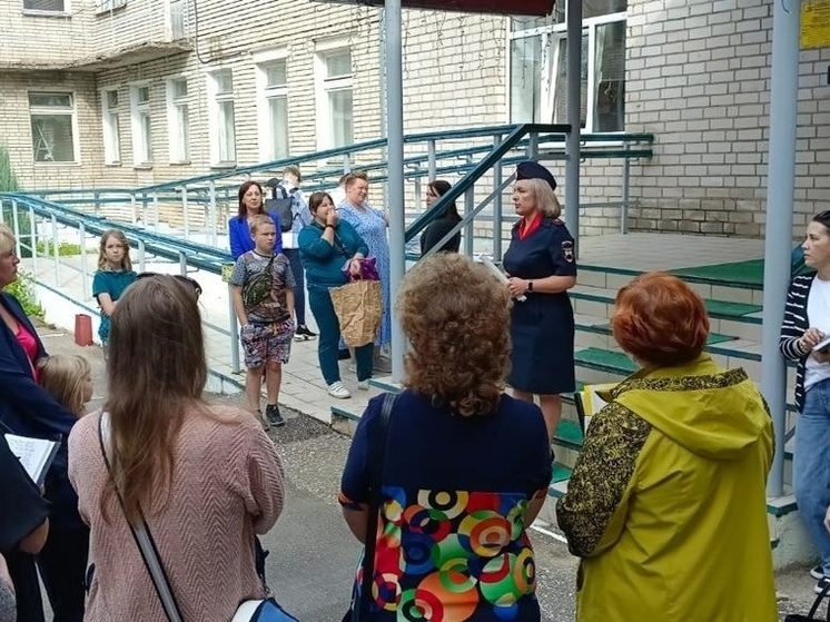 Новгородская Госавтоинспекция вовлекает родителей в обучение детей с нарушением слуха