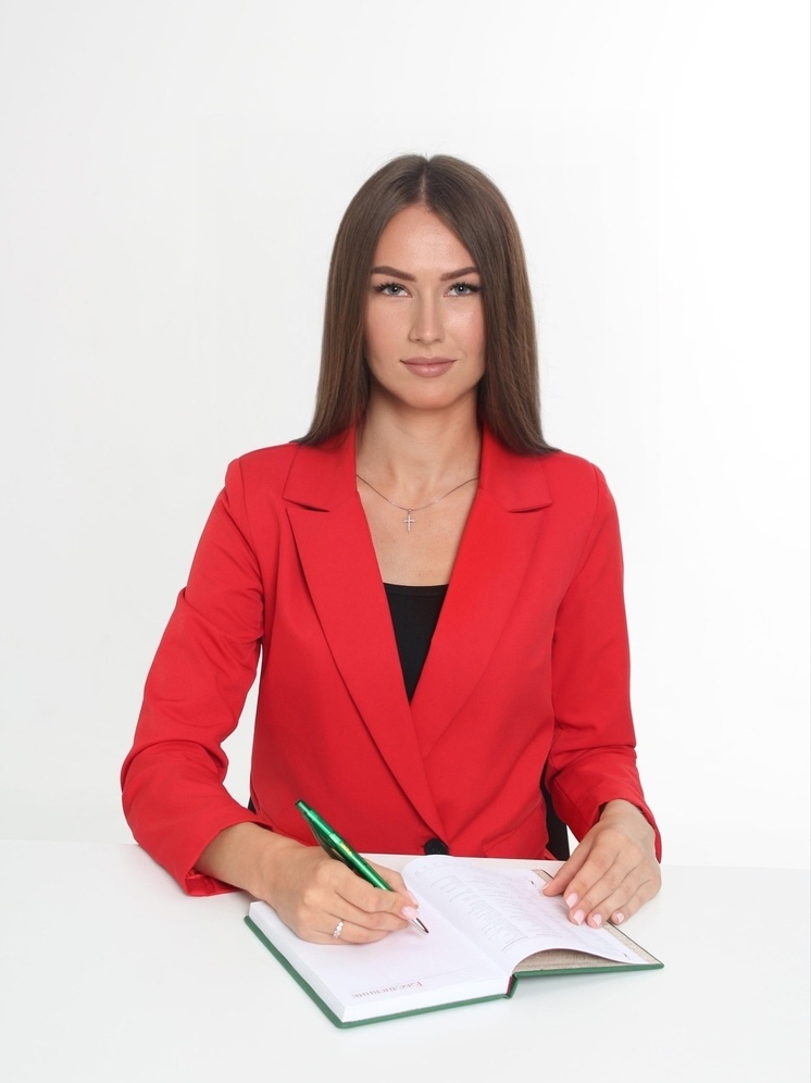 Участница конкурса «Мисс офис» из Красноярска хочет купить дачу дедушке на призовые деньги