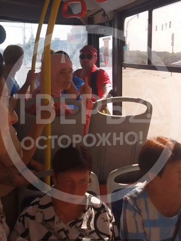 «Все русские бесплатно ездят»: в Твери мигрантка устроила переполох в автобусе