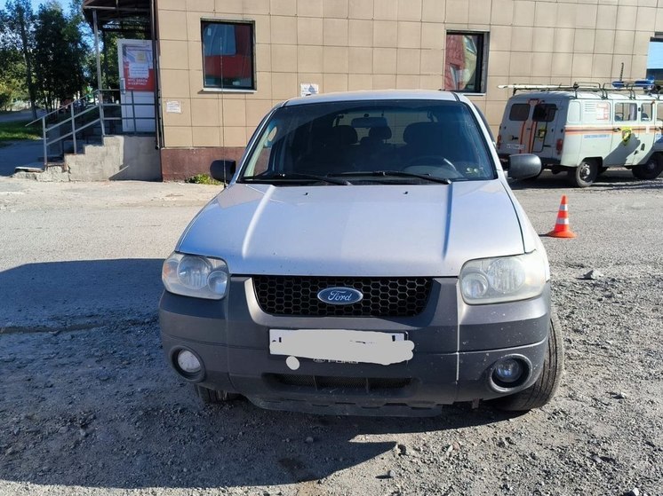 Ford сбил 84-летнюю пенсионерку возле магазина в Апатитах