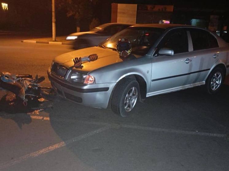 В Крыму легковушка сбила несовершеннолетнего водителя на питбайке