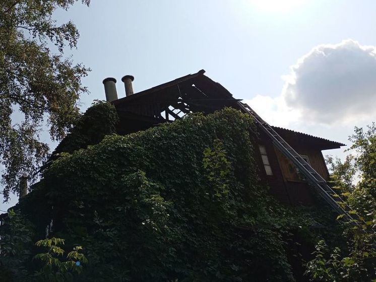 Трое пожарных пострадали во время тушения возгорания в Щелкове