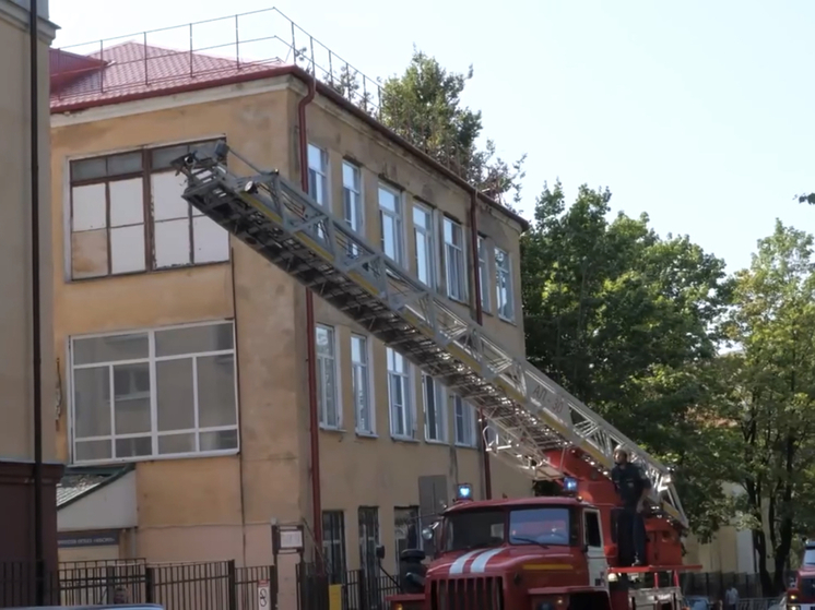 В смоленской больнице прошли показные пожарно-тактические учения