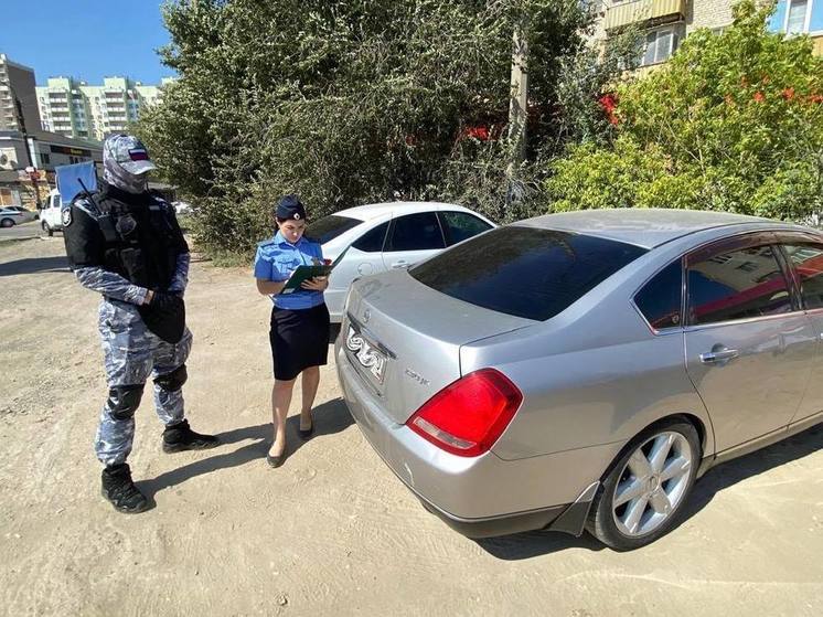 Астраханец на дороге остался без руля из-за долгов по кредиту