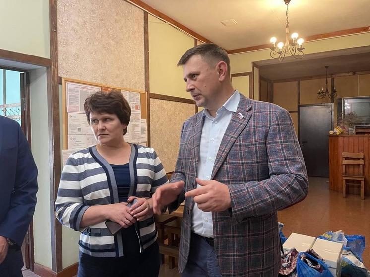 Александр Рем навестил эвакуированных из приграничных регионов
