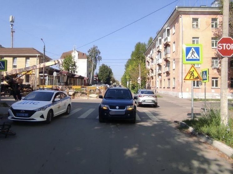 В Твери женщина на иномарке сбила на "зебре" 13-летнего велосипедиста