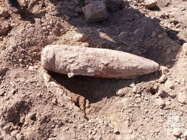 Под брянским Севском нашли артиллерийский снаряд времен ВОВ