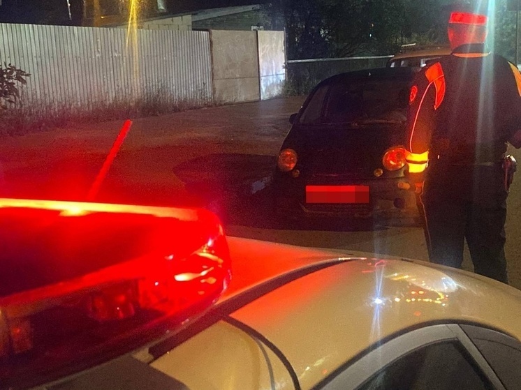 Подросток-наркоман рассекал по улицам Твери на маленькой легковушке