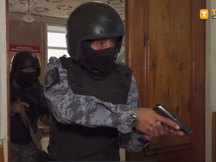 Росгвардейцы, полицейские и пожарные провели учения в школах Херсонщины
