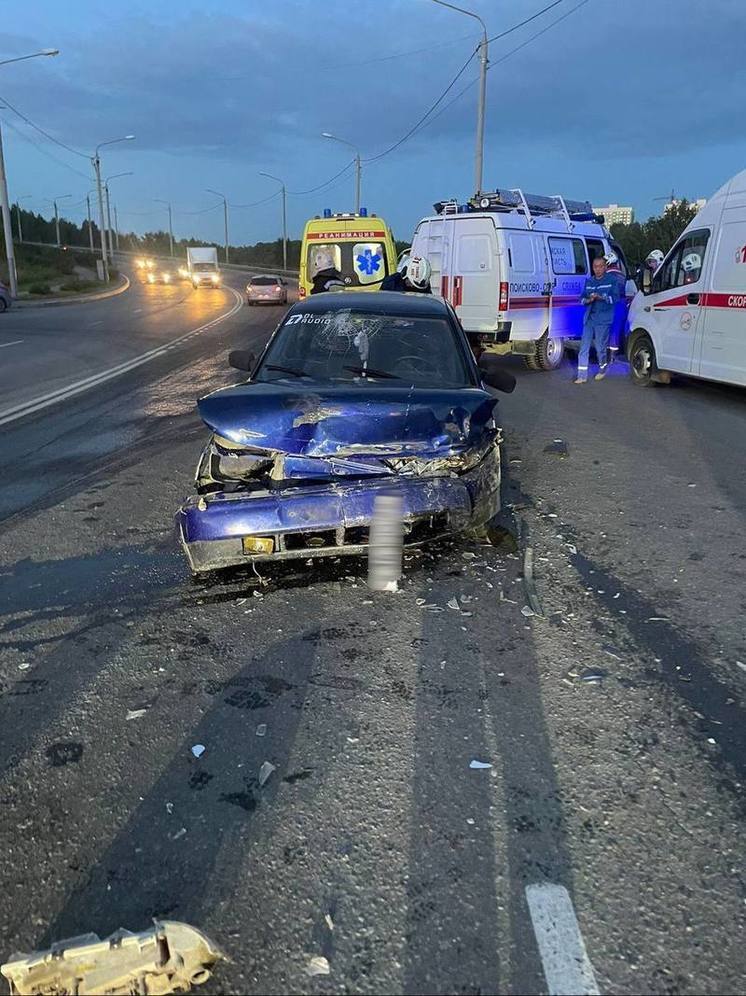 Появились подробности столкновения двух автомобилей на улице Обручева в Томске