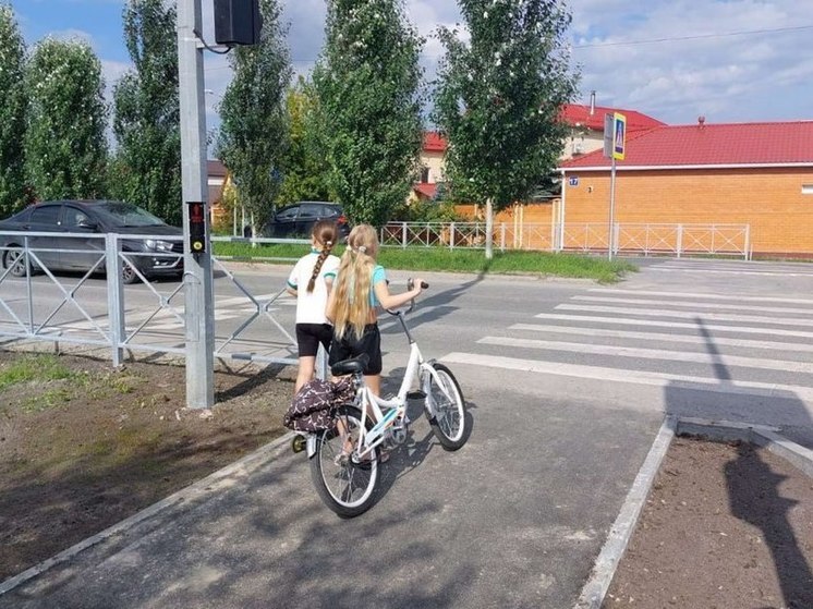 Новый светофор установили на перекрестке улиц Спасской и Престольной в Тюмени