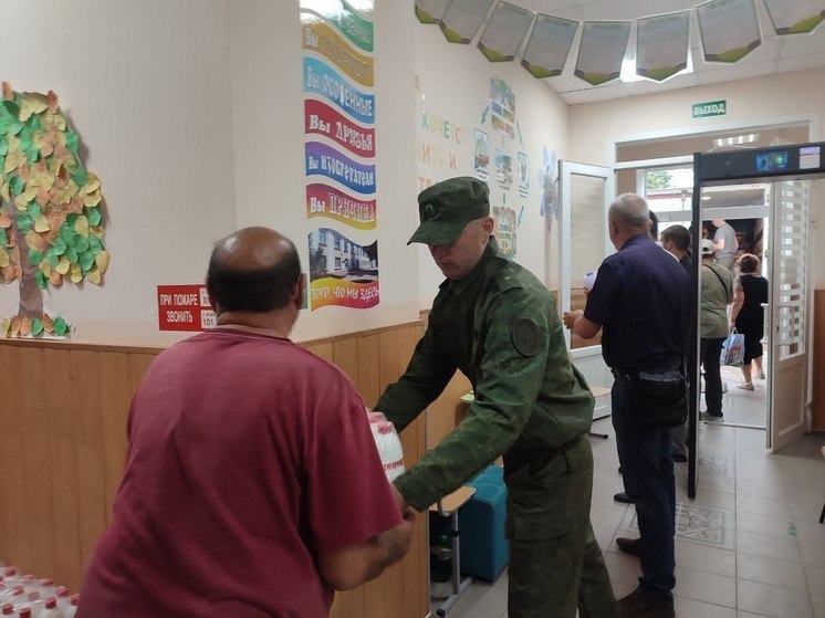 Офицеры Следкома Херсонской области оказали помощь образовательным учреждениям
