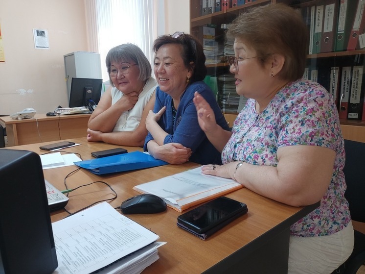 Специалисты Калмыкии и Антрацита обсудили смену личных данных граждан