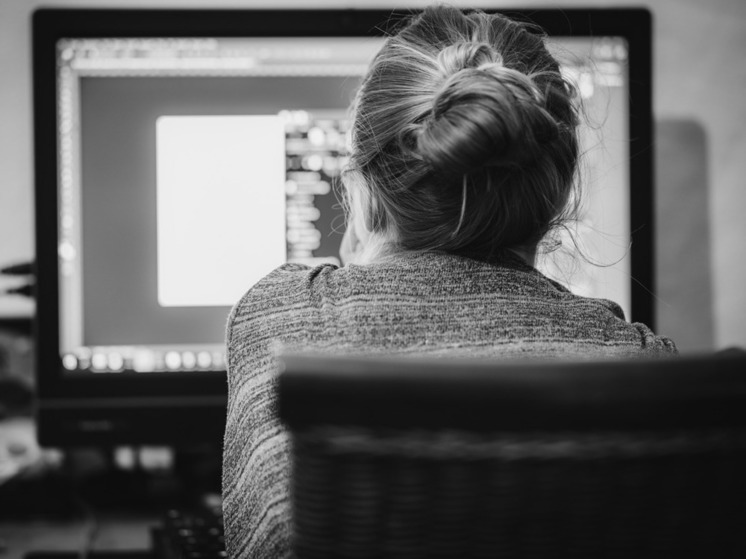 В ДНР телефонные мошенники предлагают продлить полис ОМС