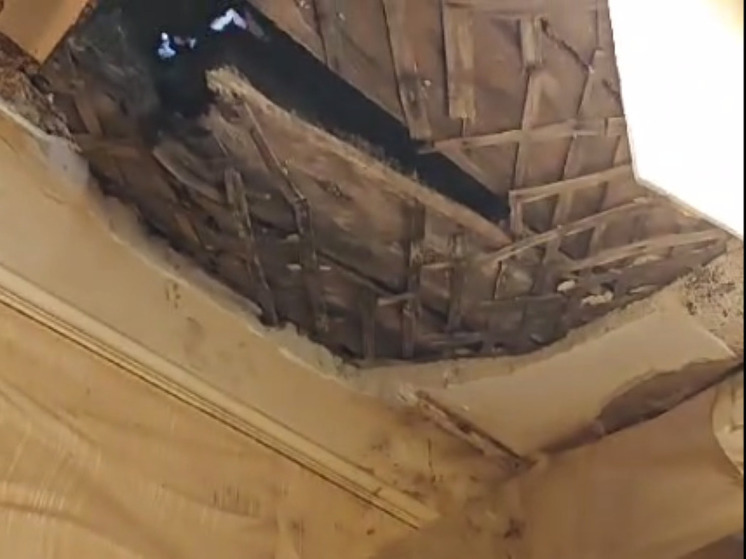 В подмосковном Одинцово на жильцов квартиры рухнул потолок